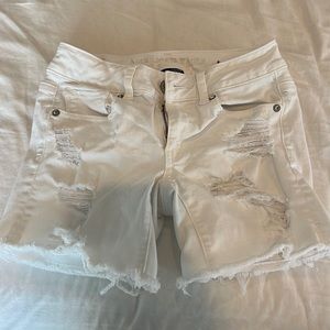 White American eagle shorts